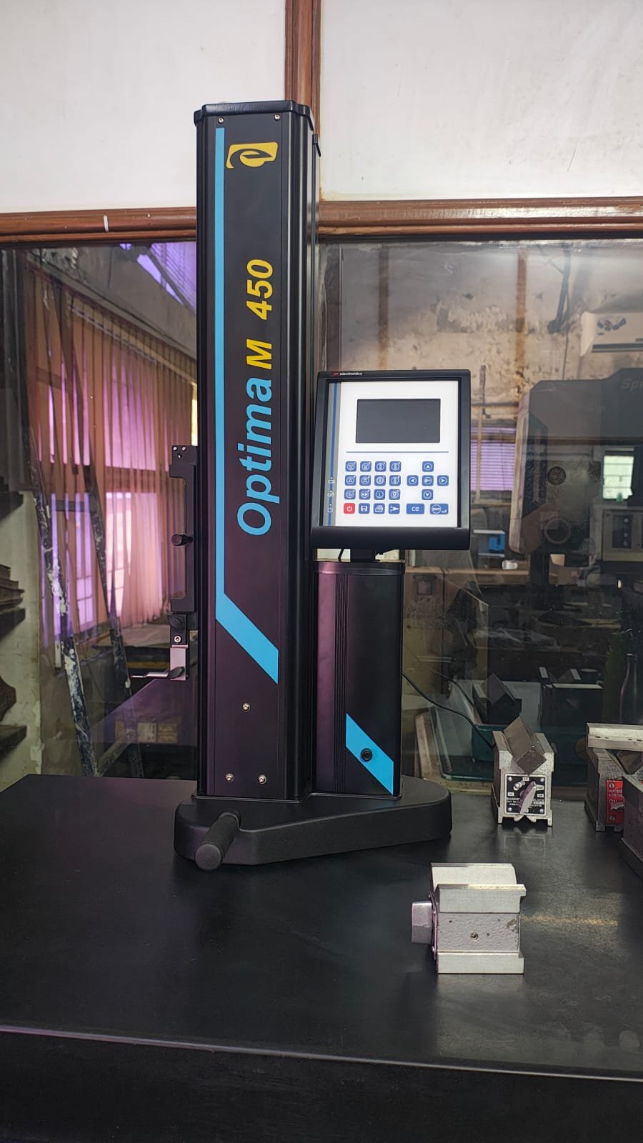Measuring instrument